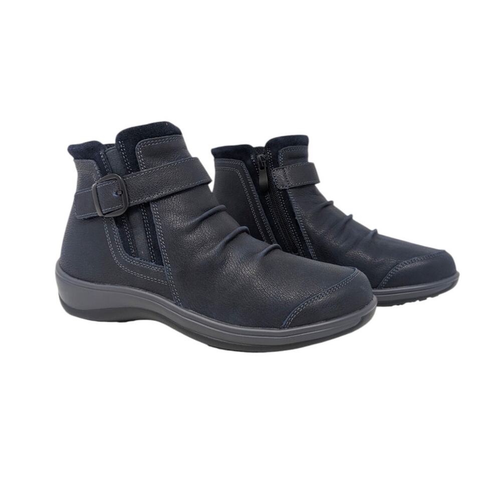 OrthoFeet Heidi Navy Wide Orthopedic Ankle Boots Size 7.5 NWT